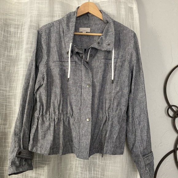 Loft Jacket - Picture 2 of 6